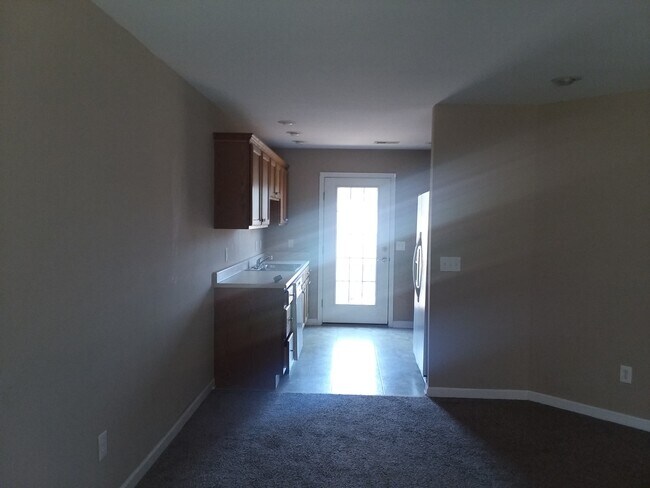 Building Photo - 2 Bedroom, 2 Bath Condo Johnson City, TN