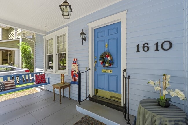 Building Photo - Furnished Short Term Rental in Dilworth