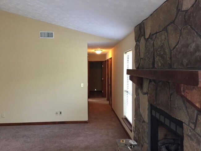 Foto del edificio - Newly Remodeled Home in the Wade Green Forest Subdivision