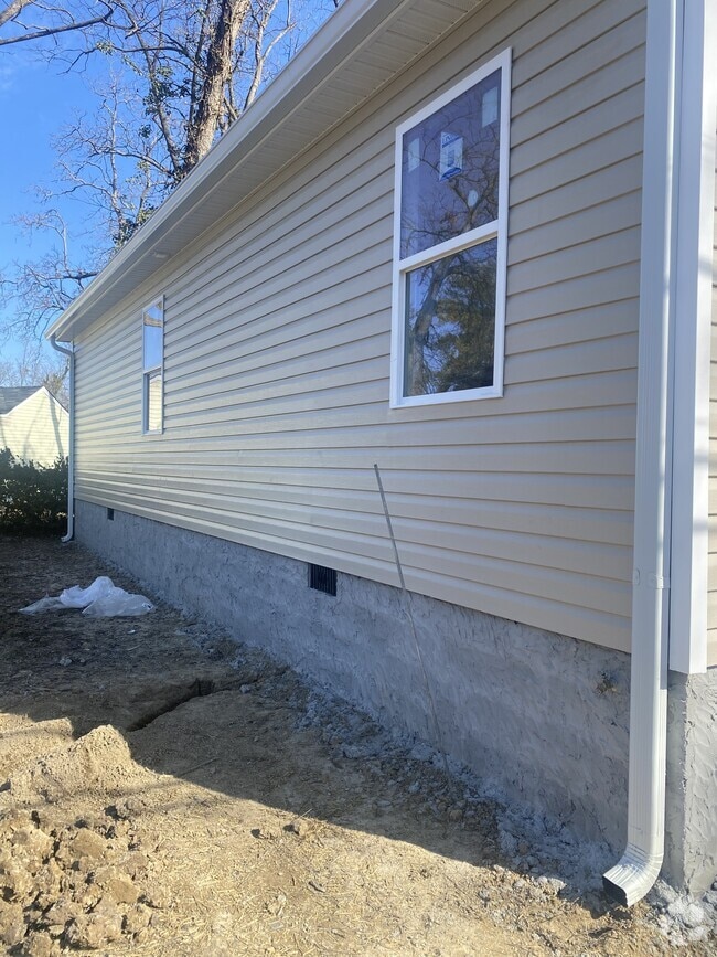Building Photo - 804 N Moore Rd