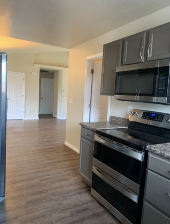 Building Photo - 674 Polaris Ct