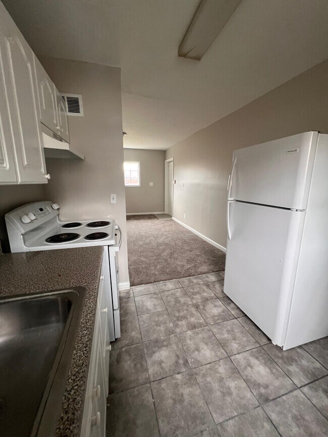 Building Photo - 865 Hank Aaron Dr SE