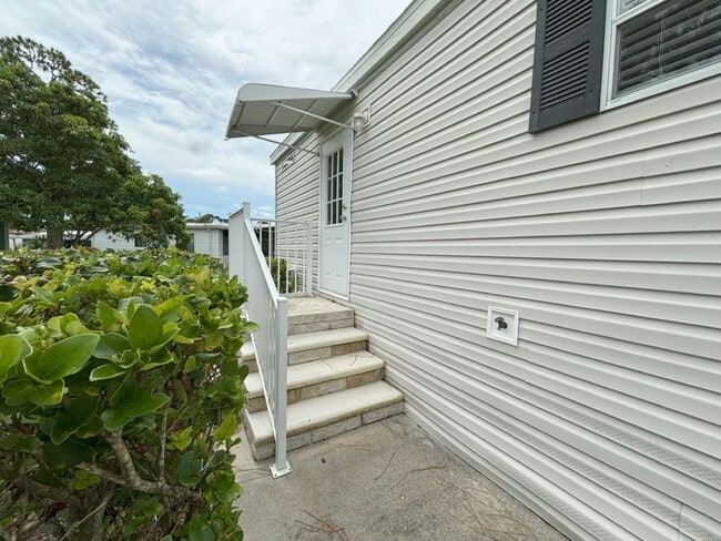 Building Photo - 19237 Cedar Crest Ct