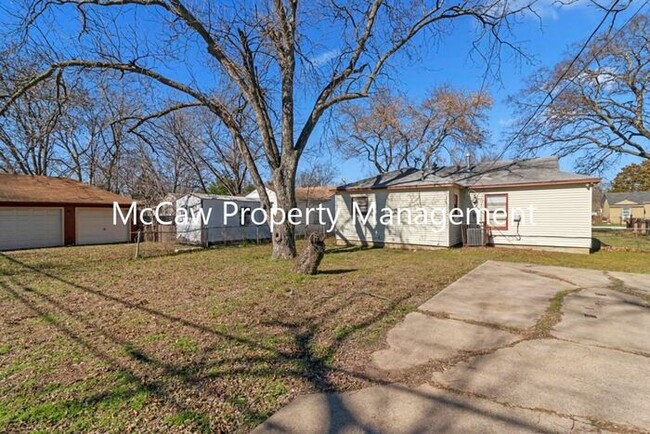 Building Photo - Adorable 3/1 Home in Dallas!