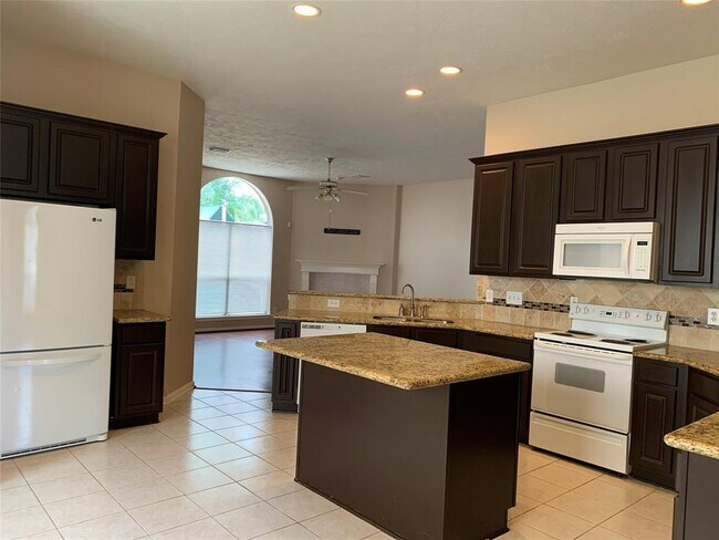 Building Photo - 1719 Charlton Oaks Ct