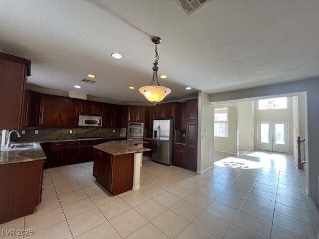 Foto principal - 2725 Kildrummie St