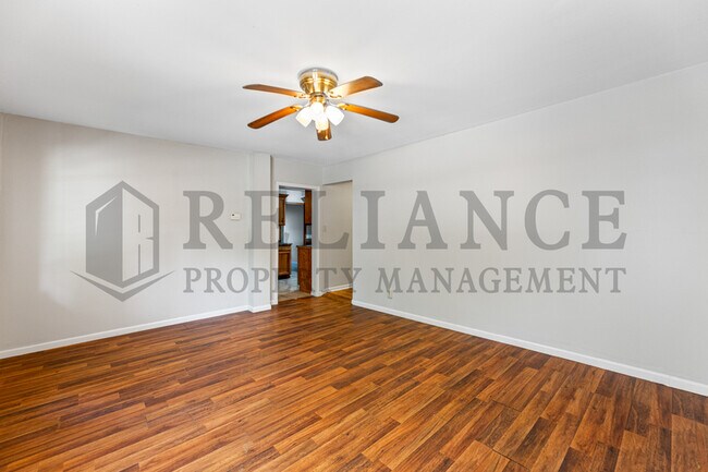 Foto del edificio - 405 E 4th St