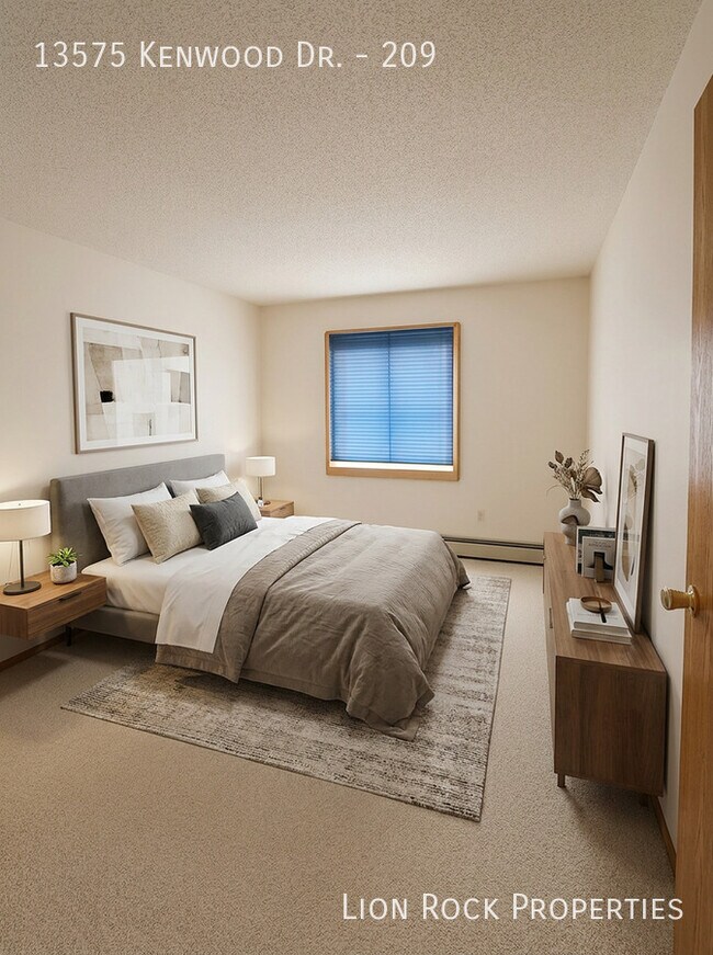 Foto del edificio - 13575 Kenwood Dr N