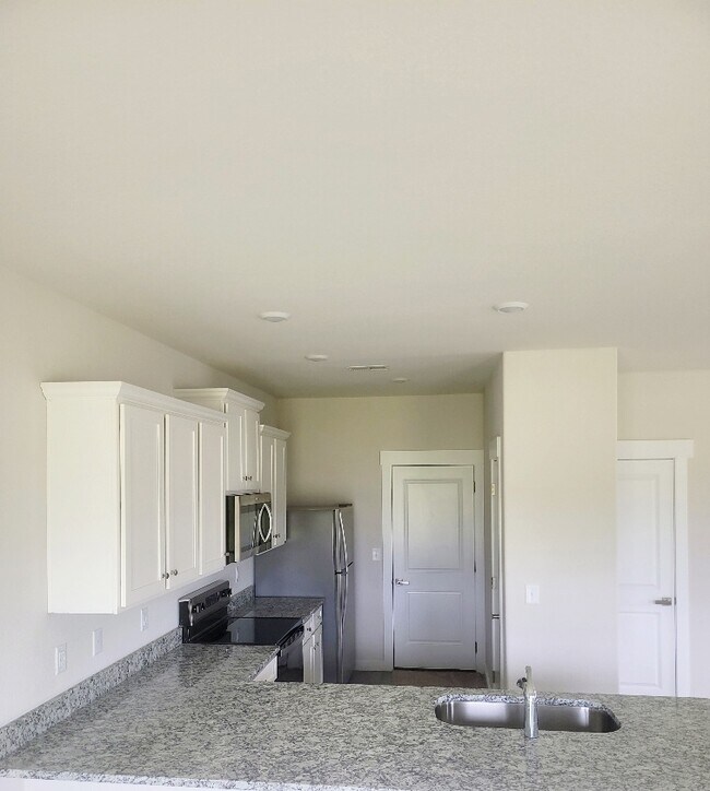 Building Photo - 1031 Peaceful Fawn Dr
