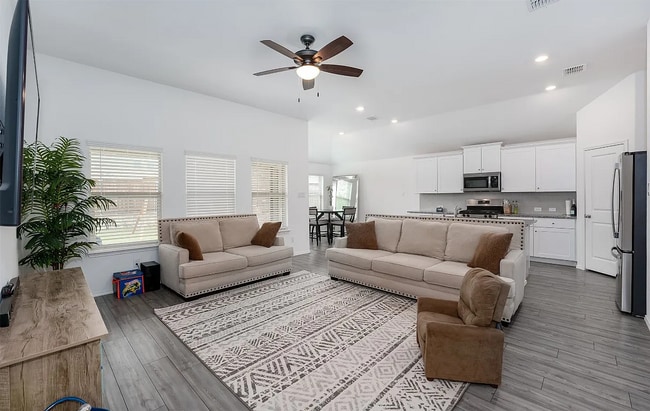 Foto del edificio - 4400 Hiddenite Rd