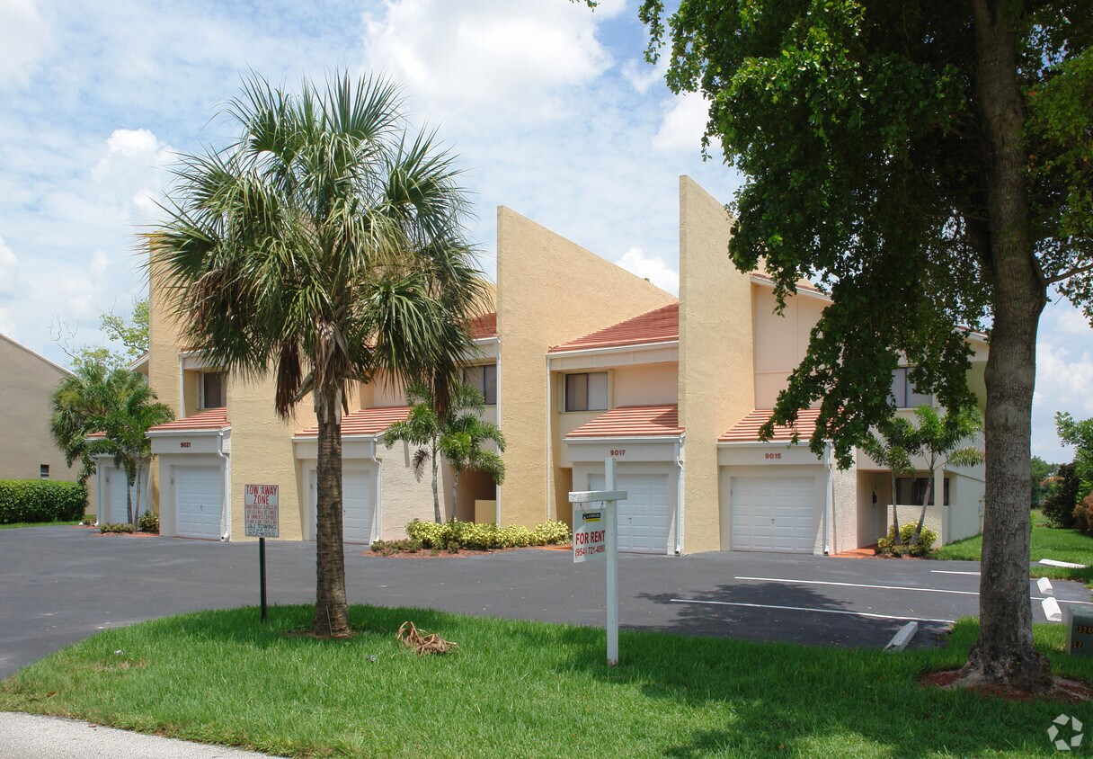 Foto del edificio - 9015 NW 38th Dr