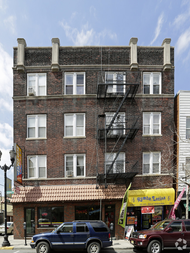 Foto del edificio - 1901-1905 Bergenline Ave