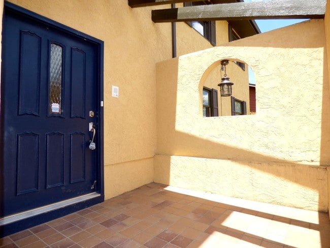 Building Photo - 155 Clubridge Pl