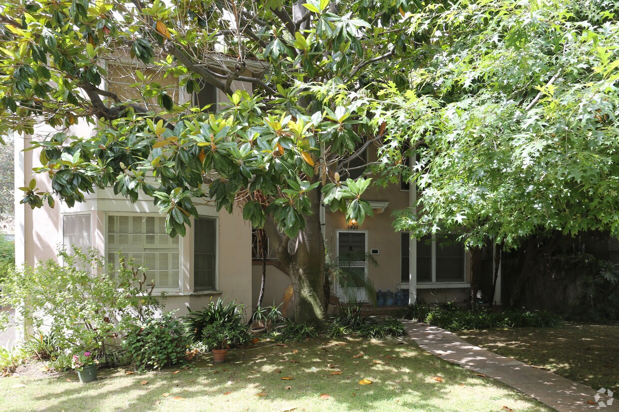 Foto principal - 1427 Greenfield Ave