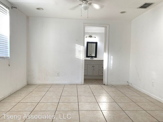 Building Photo - 3 br, 2 bath House - 2415 S. Ramona Cir.