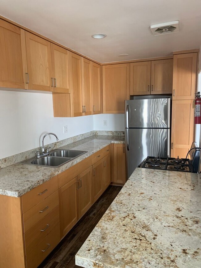 Foto del edificio - Live Your Best Life in the Heart of Hillcrest: Stylish One-Bedroom Suite Awaits You!