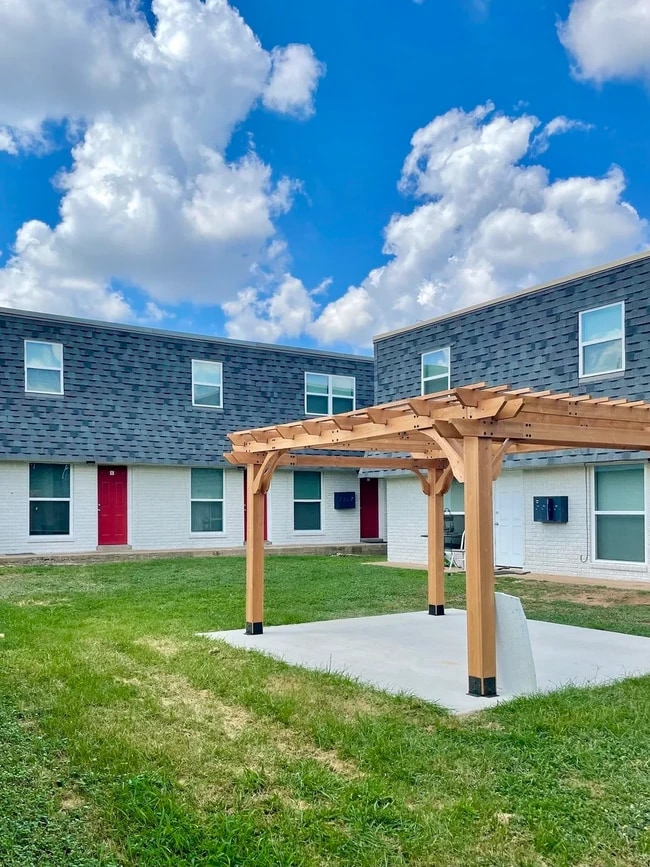 Building Photo - Rose Street Apartments