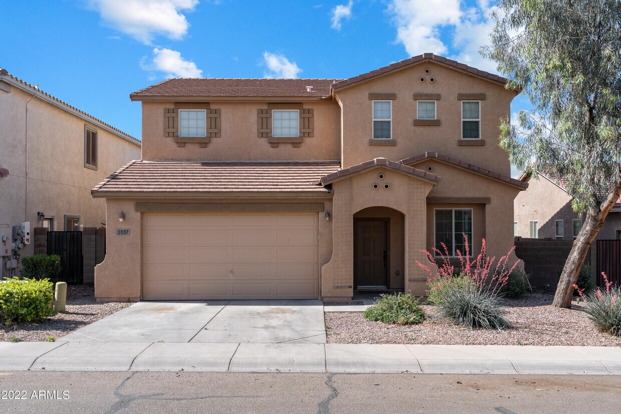 Foto principal - 3557 E Odessa Dr