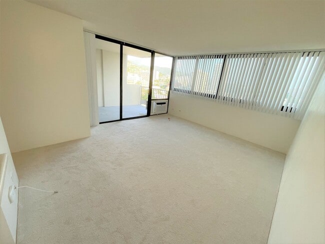 Building Photo - 1571 Piikoi St