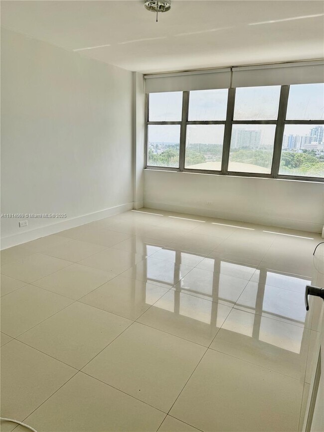 Foto del edificio - 7441 Wayne Ave