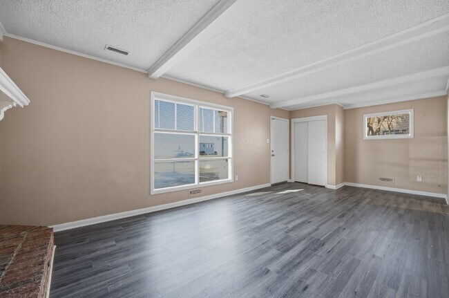 Building Photo - 3 BED, 1 BATH HOUSE FOR RENT IN CHESAPEAKE VA!