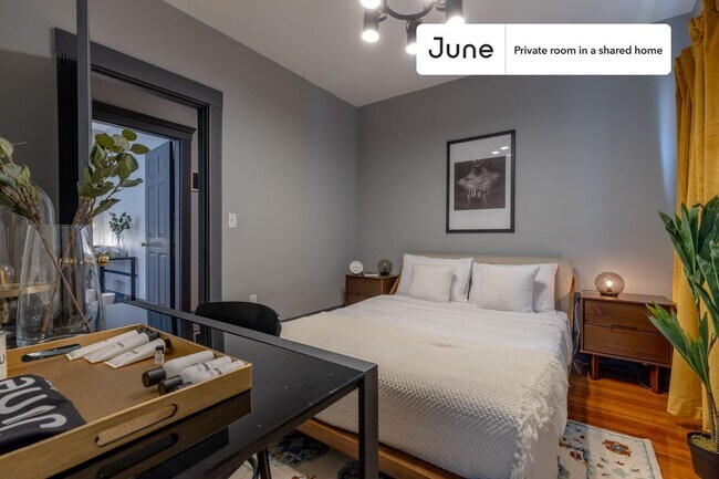 Foto del edificio - Room in Shared 3 bed/1 bath home