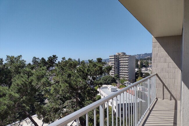 Foto del edificio - 1 Kelton Ct