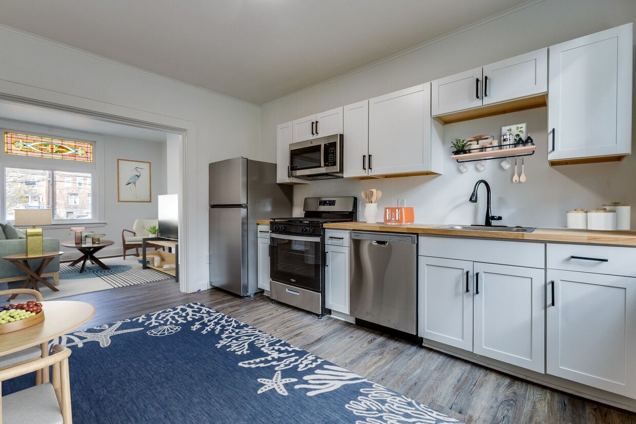 Foto principal - Fully Renovated 2BR Home in Mt. Washington...