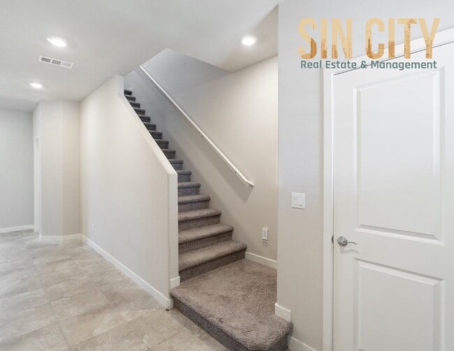 Building Photo - 1066 Strigose Ave