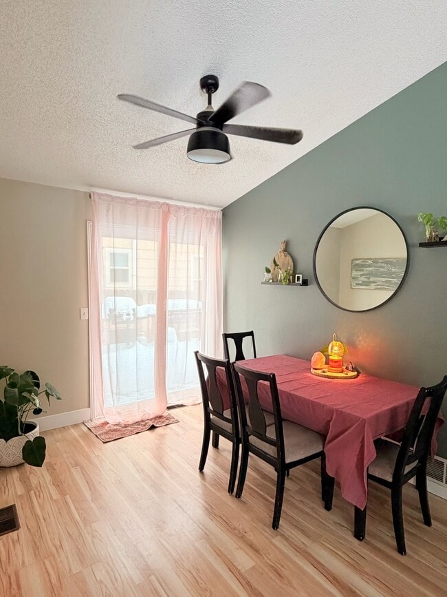 Building Photo - 5955 Wisteria Dr