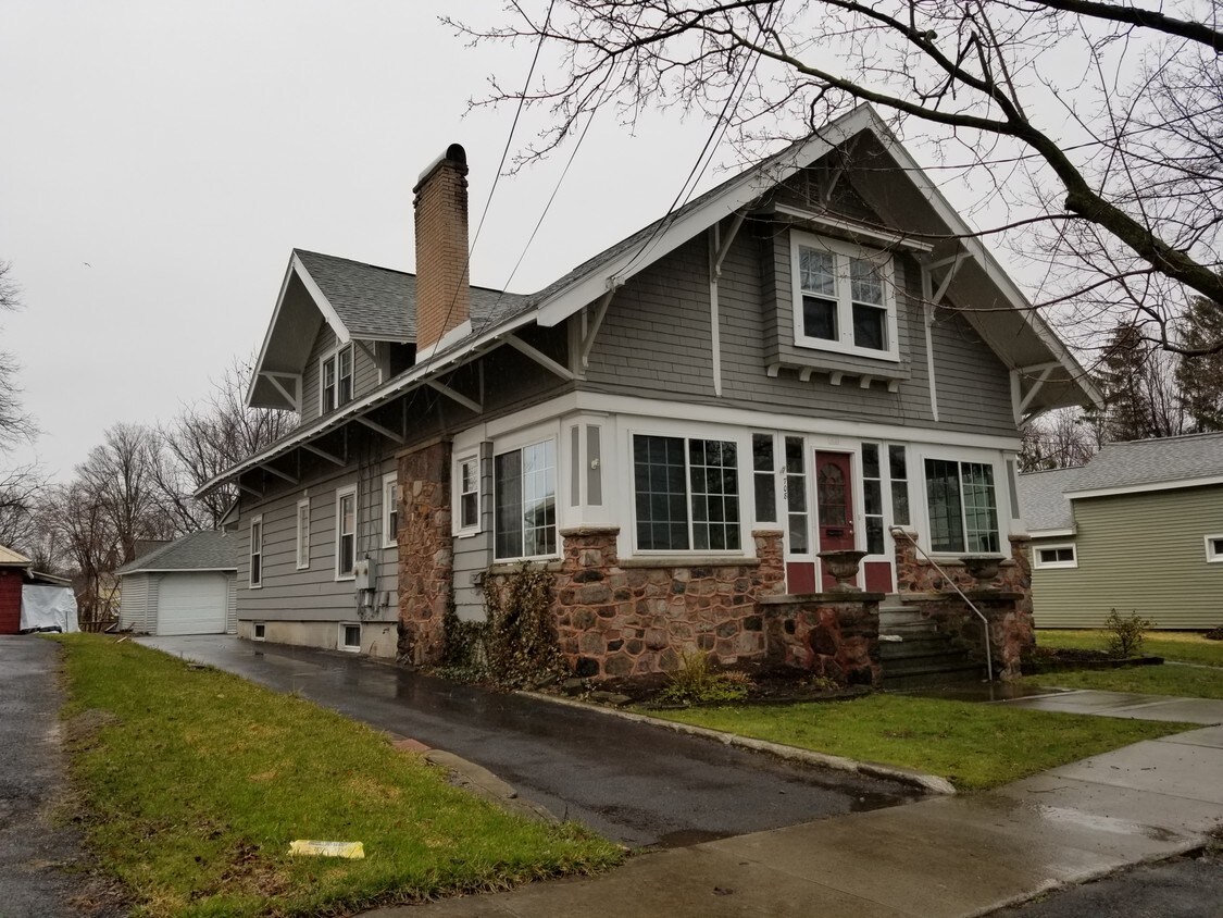 front - 708 2nd St