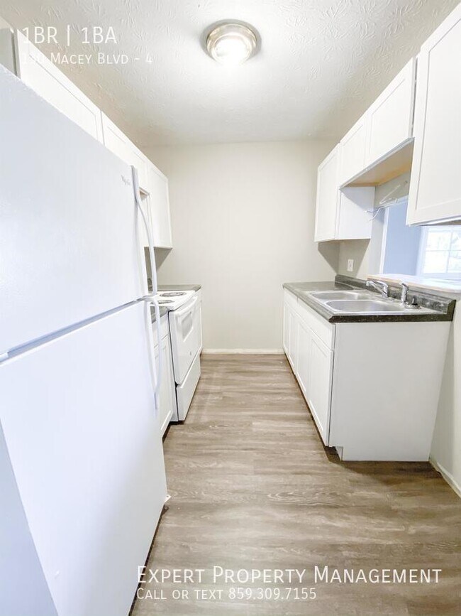 130 Macey Blvd Unit 4, Versailles, KY 40383 Room for Rent in