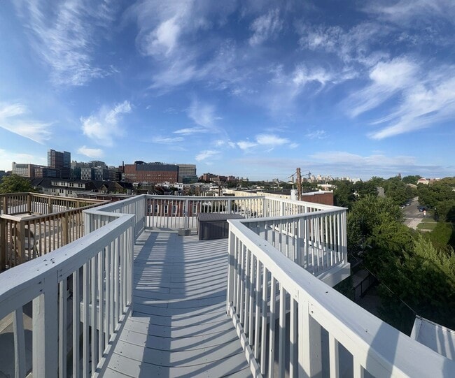 Building Photo - East District 3 BR/3.5 BA End Row Home w-Private Parking