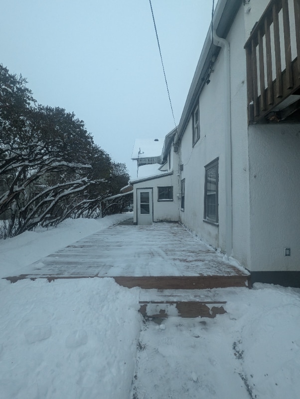 Building Photo - 604 Adams St NE