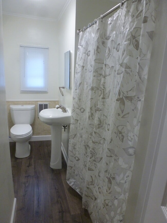 Building Photo - 38 Erie St