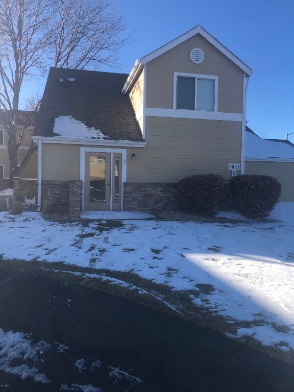 Foto principal - 1021 Rolland Moore Dr