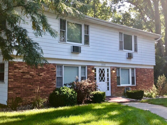 3705 Sleepy Hollow Ln, Fort Wayne, IN 46804 House for