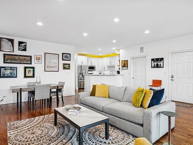 Foto del edificio - 453 N May St