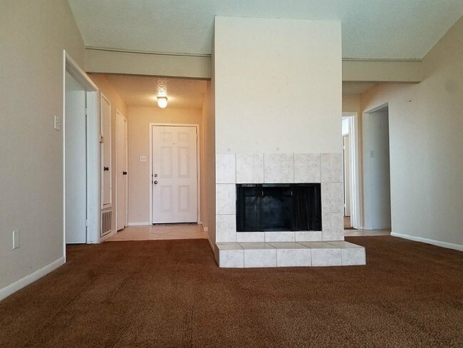 Building Photo - 500 Tiki Dr