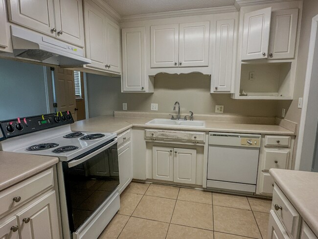 Foto del edificio - 3924 Heatherwoods Dr