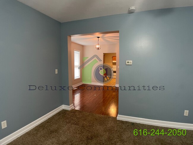 Building Photo - 3 Bed, 1 Bath Home - Move In Ready!