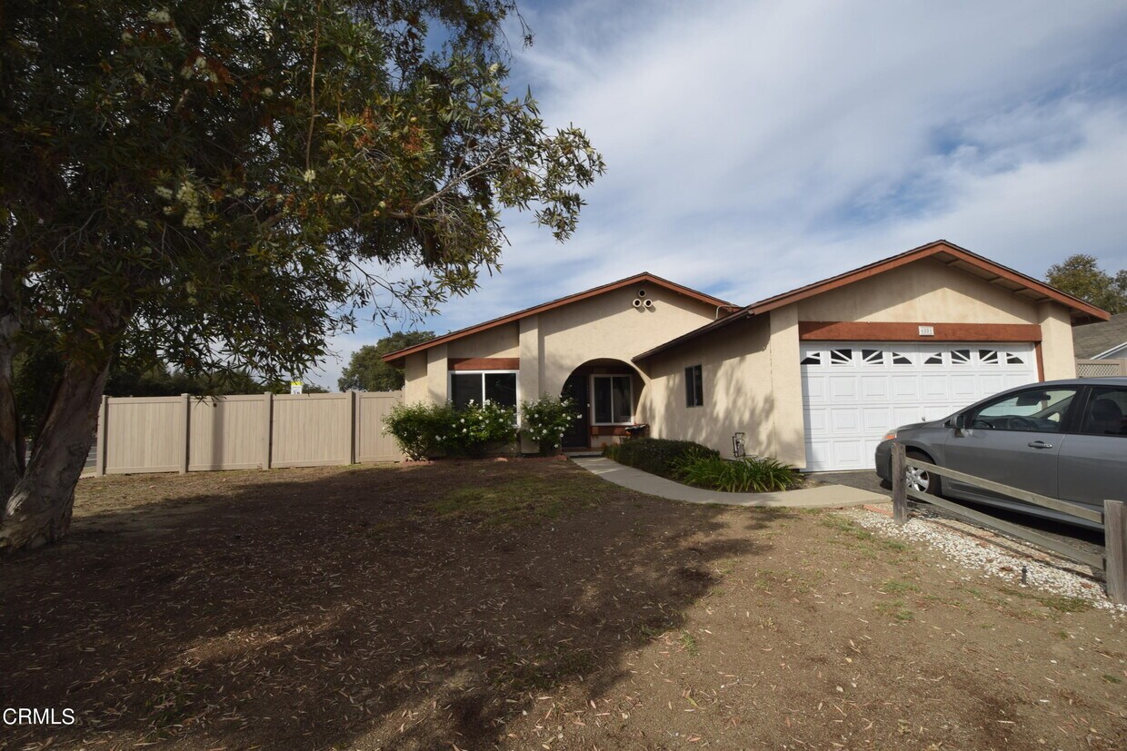 Primary Photo - 6801 Dove St