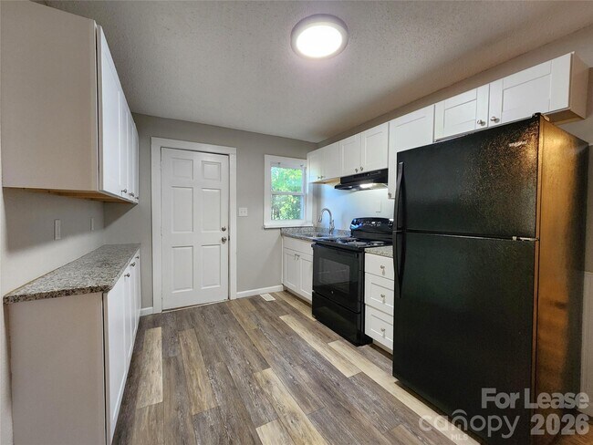 Building Photo - 2036 Renner St
