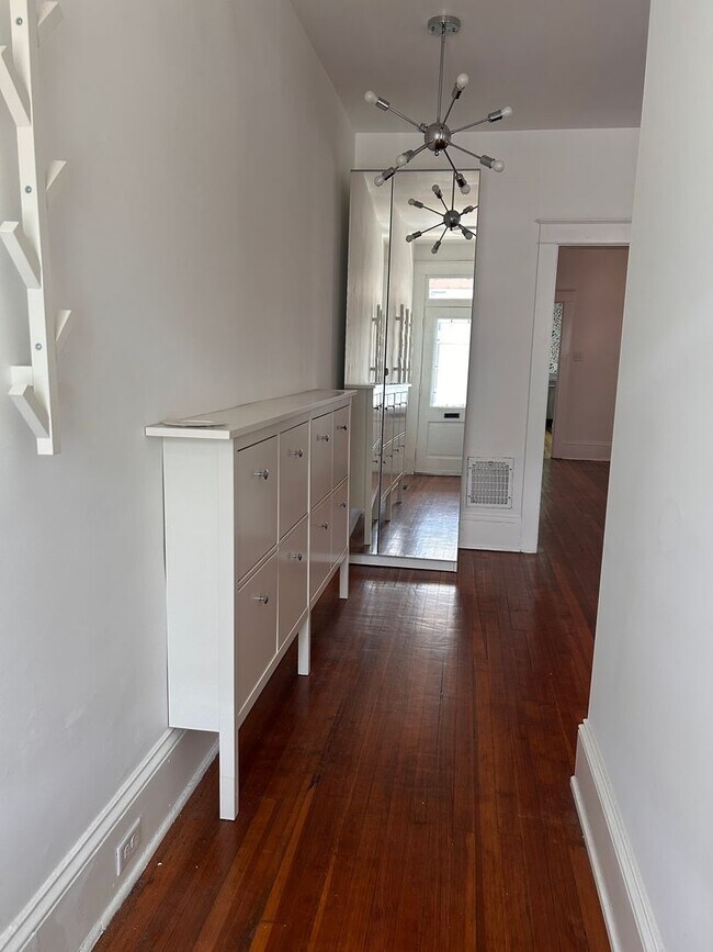 Foto del edificio - 648 N Pine St