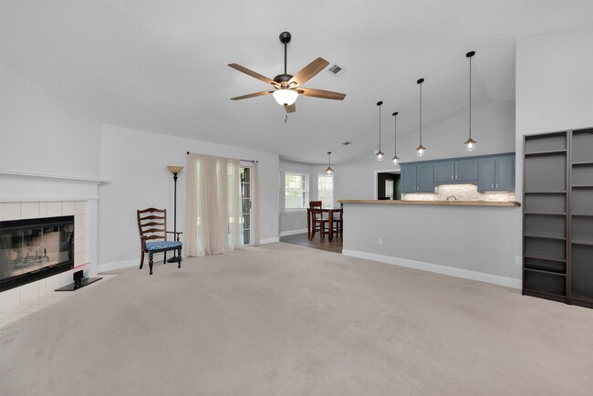 Building Photo - 2642 Barefoot Creek Cir
