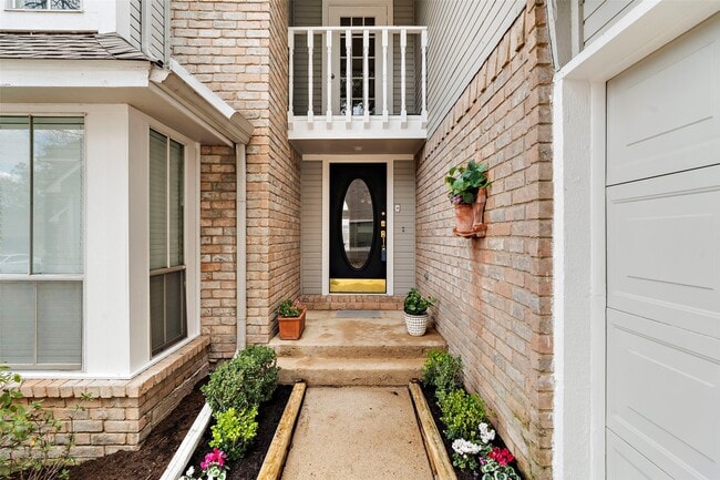 Building Photo - 12800 Briar Forest Dr