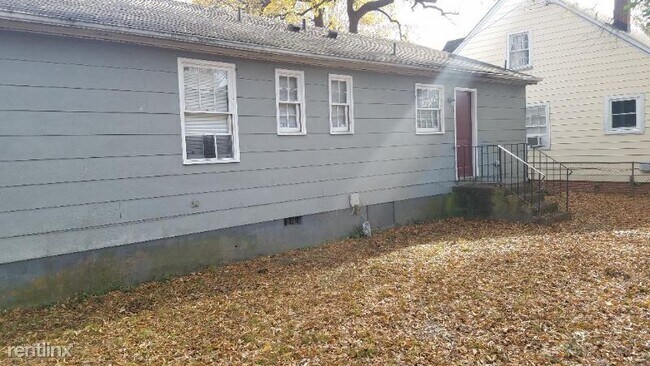 Foto del edificio - 3 br, 1.5 bath House - 3020 Groveland Ave