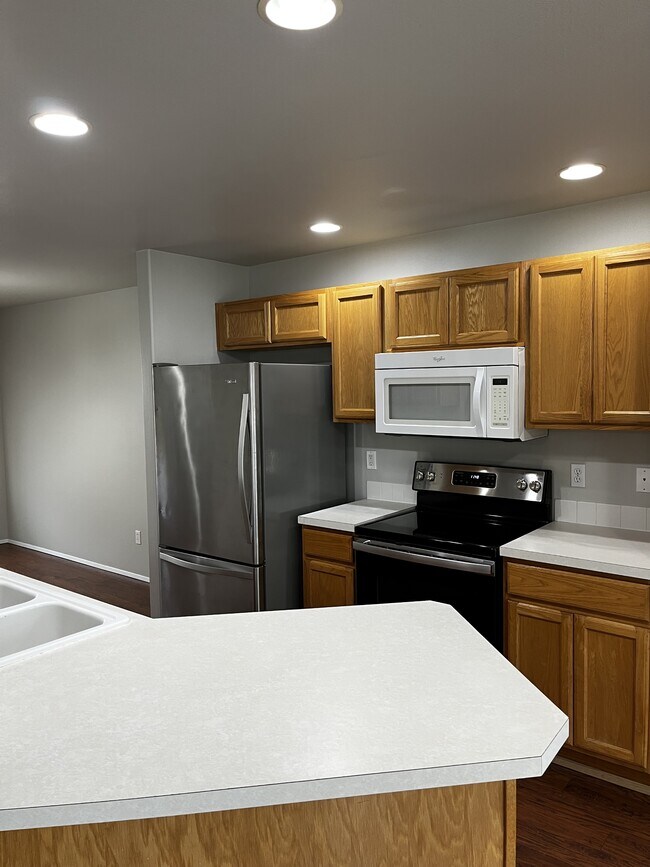 Foto del edificio - 9982 Greenleaf Loop SE