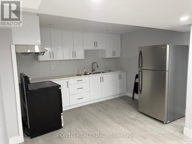 Building Photo - 55 Wildberry Crescent