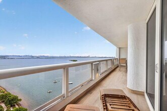 Building Photo - 1717 N Bayshore Dr
